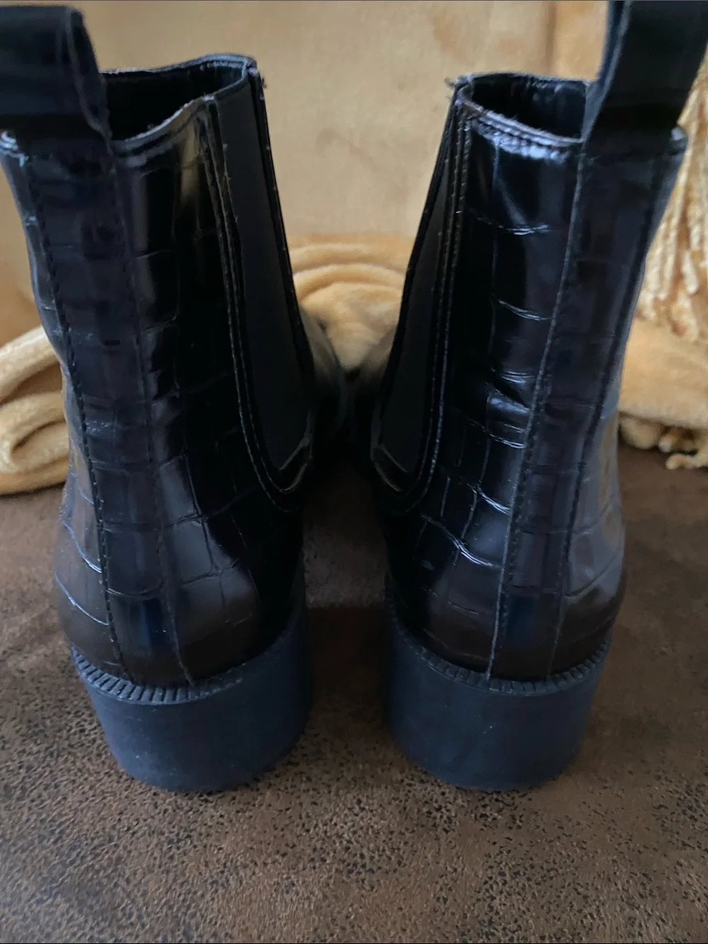 Zara Genuine Soft Leather Chelsea Ankle Boots 39/8 EUC Bloggers Black